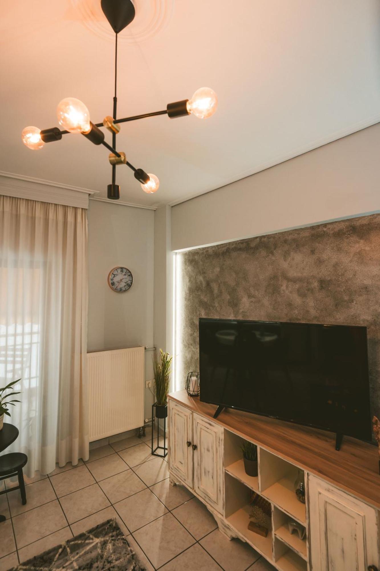 Unique Central Apartment Larissa Buitenkant foto