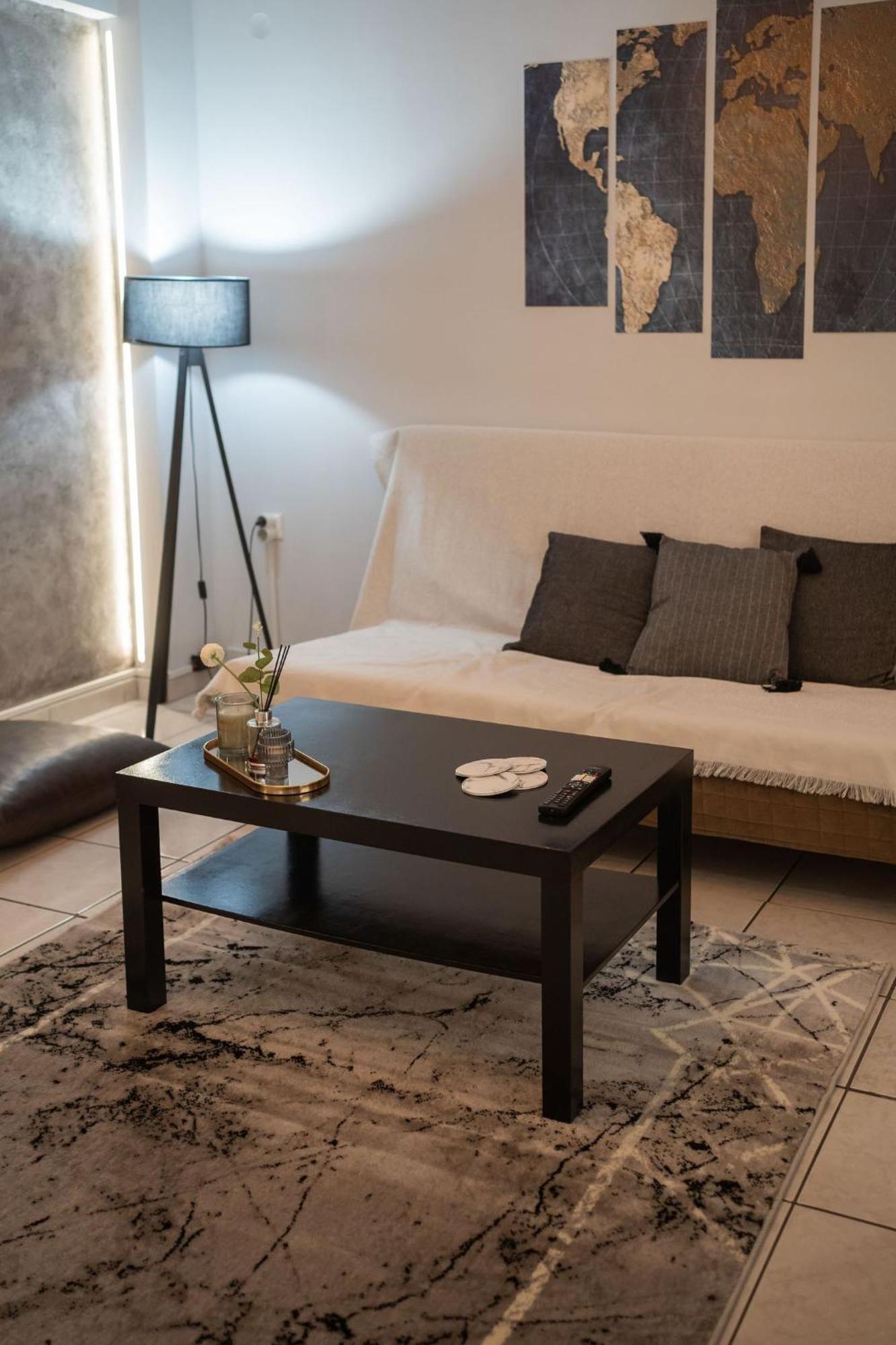 Unique Central Apartment Larissa Buitenkant foto